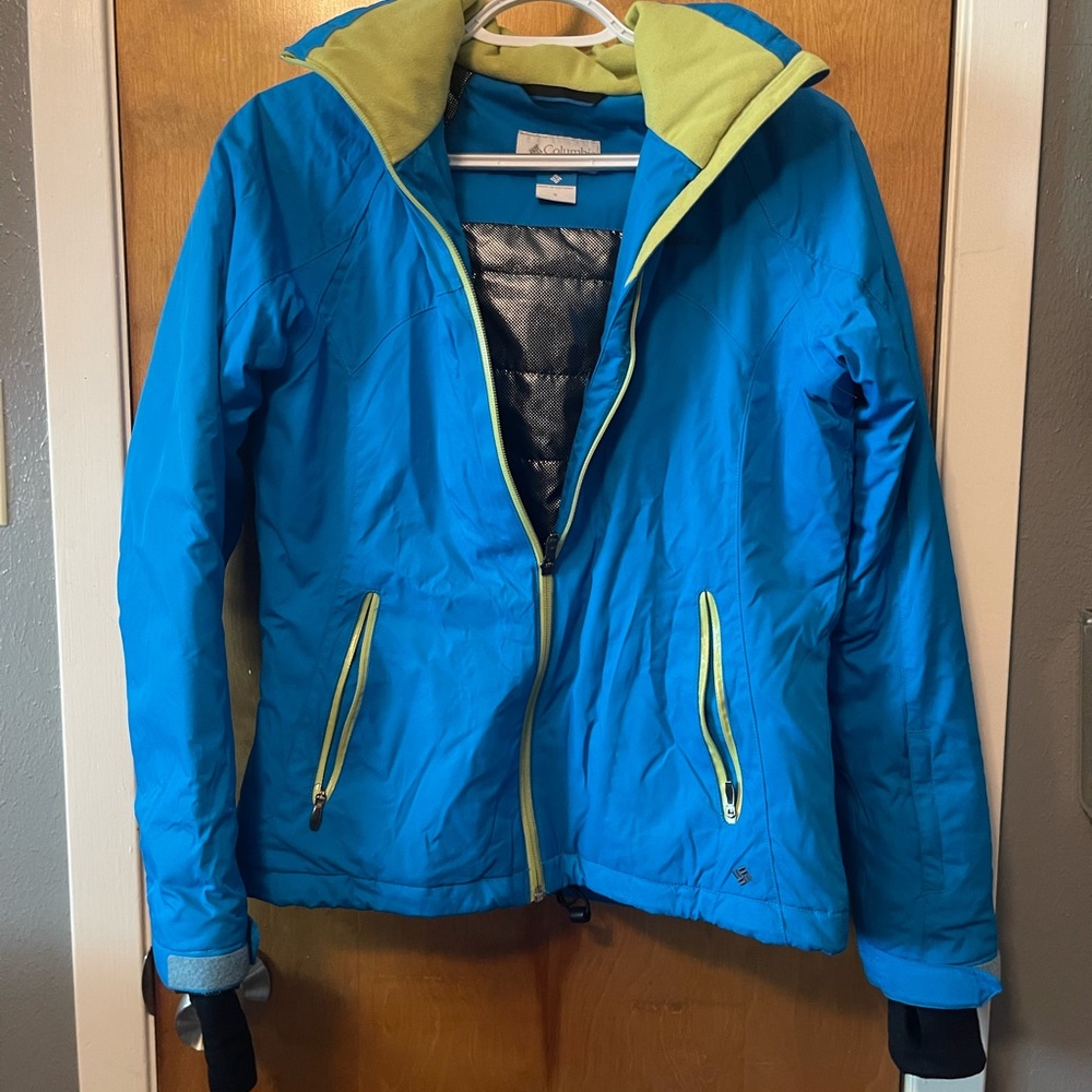 Columbia Blue and Green Ski Jacket Weather-Resistant
